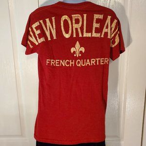 Womens T-Shirt New Orleans French Quarter Red Gold Distressed Mardis Gras Small